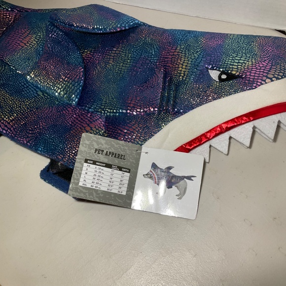 Tricks for Treats Cat or Dog Shark Costume Size Medium - Picture 6 of 7